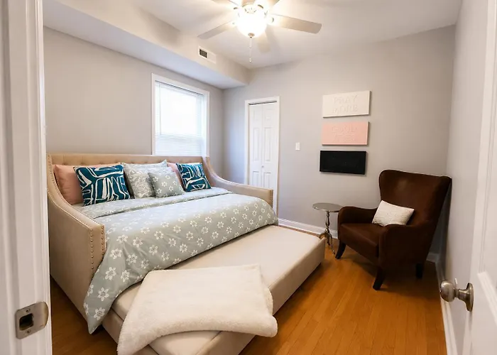 Apartment Beautiful Big 3 Bedroom Quiet Near Downtown