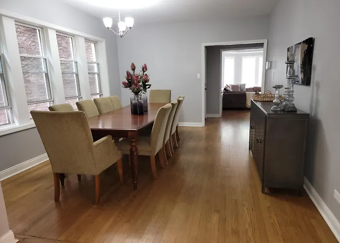 Apartment Beautiful Big 3 Bedroom Quiet Near Downtown